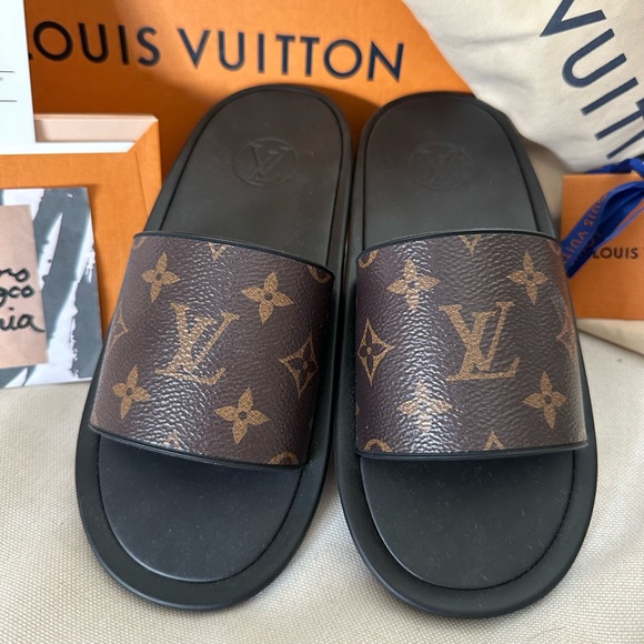 Louis Vuitton Sunbath Flat Mule - Picture 3 of 8